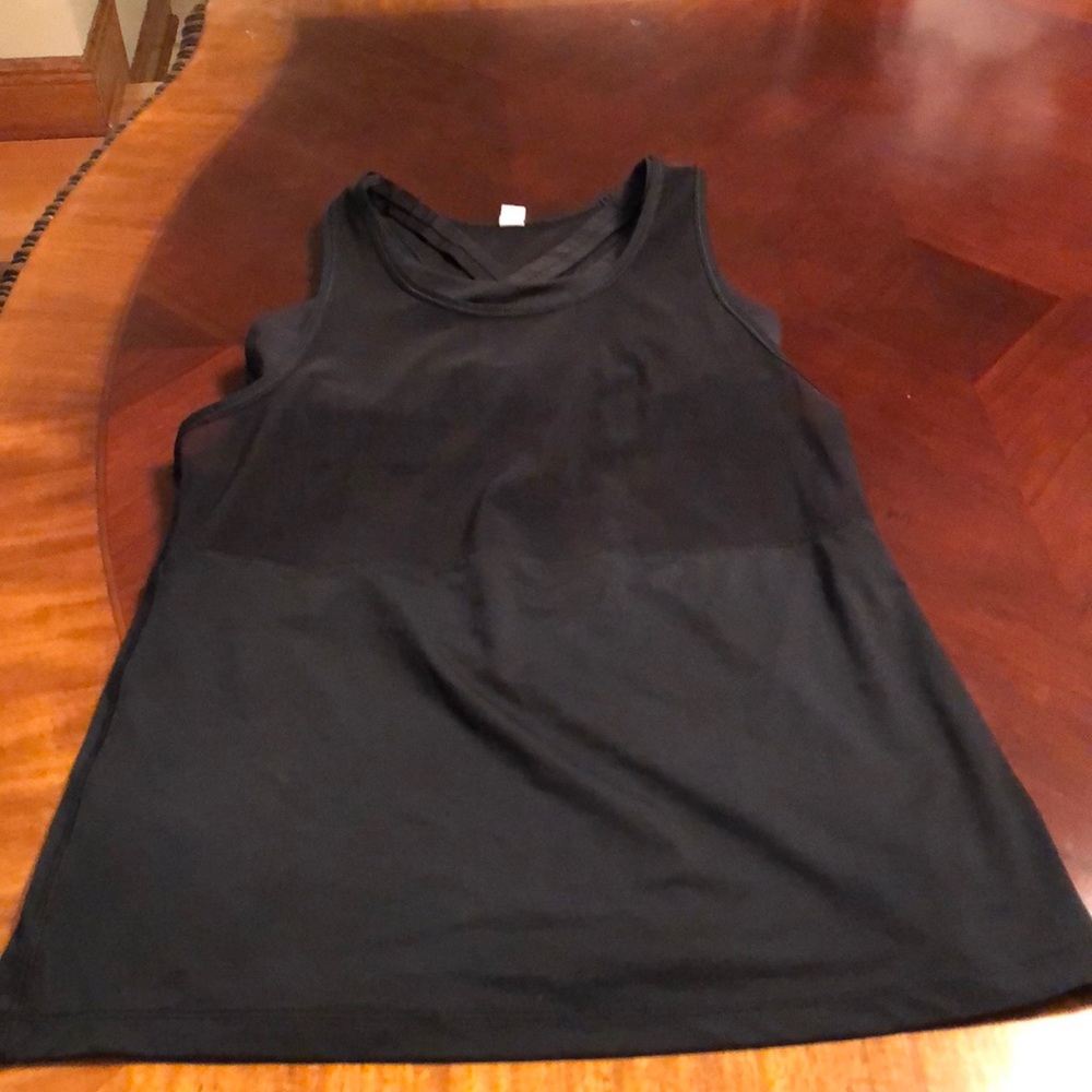 Lululemon tank w built in bra
